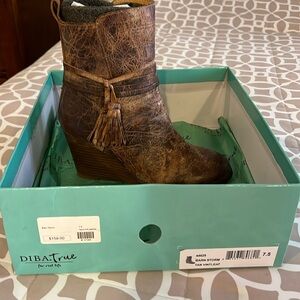 Diba Tru boots